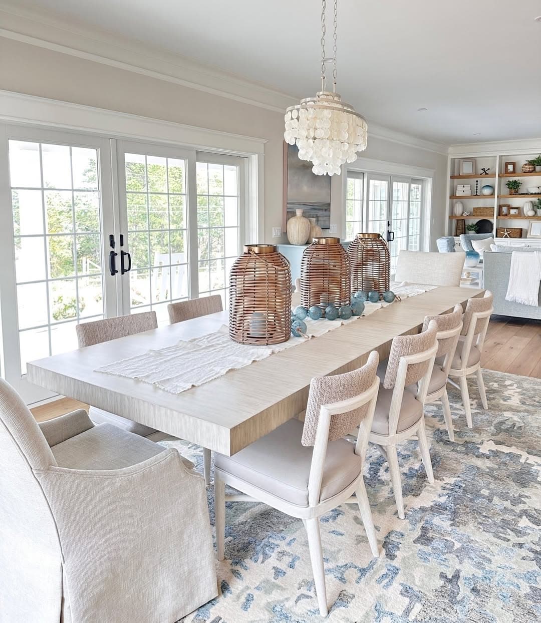 30 Coastal Dining Room Ideas That Use Soft Blues, Greens, and Sands Without Looking Theme-y