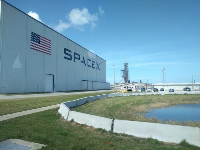SpaceX reportedly seeking $800B valuation ahead of 2026 IPO