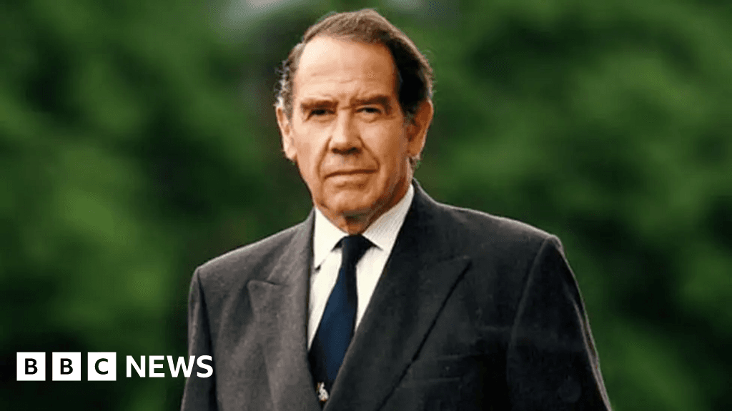 Transplant pioneer Sir Terence English dies at 93