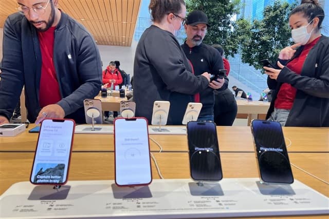 BOE reportedly secures Apple's budget iPhone display order