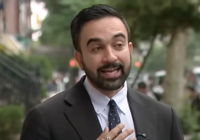 Staunch ‘Defund the Police’ Advocate to Lead Mamdani’s Mayoral Transition Team