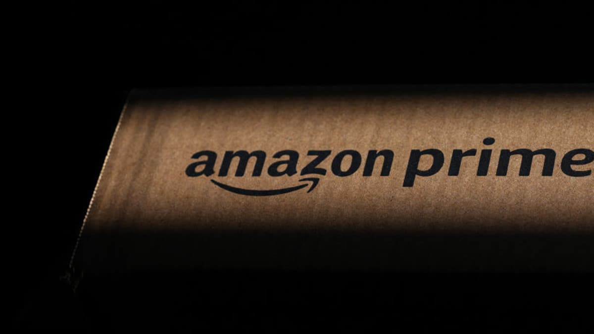 Amazon is selling a $300 Asus laptop for just $180 during its Black Friday sale