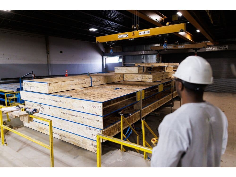 Bank of Canada Warns on ‘Vicious Circle’ of Weak Productivity