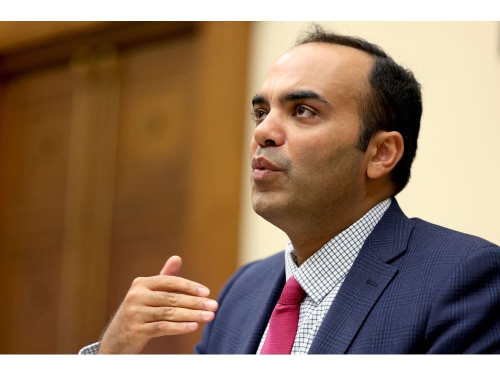 Chopra Says States to Help Consumers as US Regulators ‘Shrug’