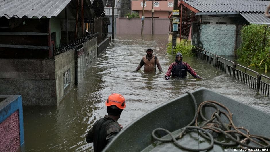 Sri Lanka: Dozens dead as cyclone Ditwah hits country