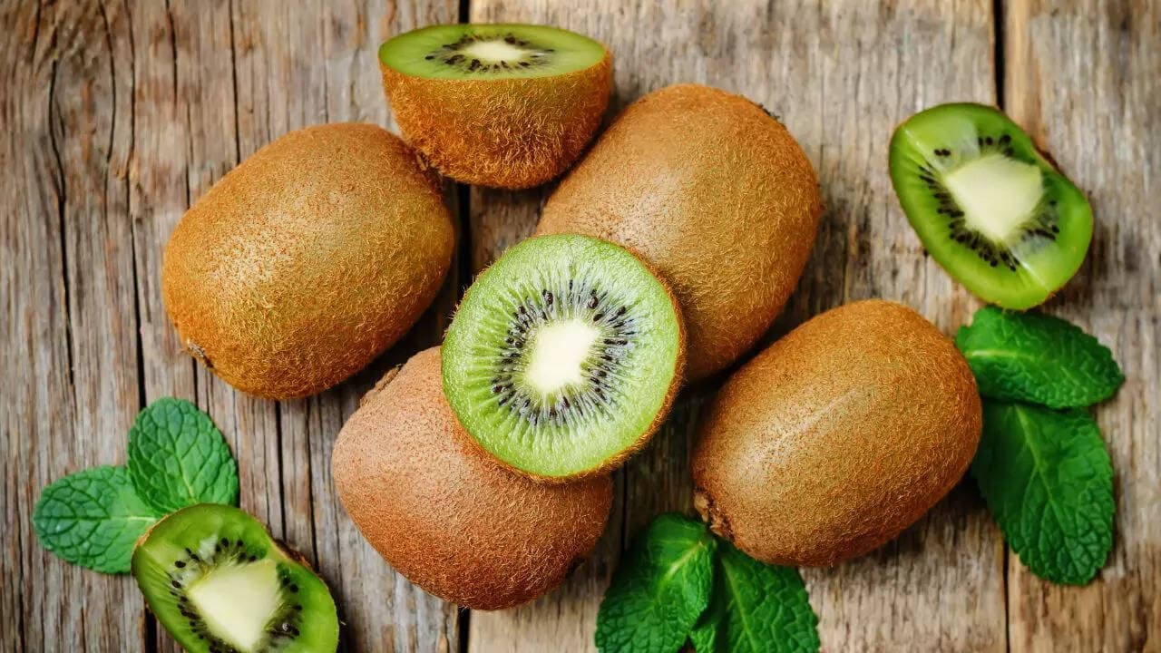 Healthy heart, better digestion, AND... The many health benefits of kiwi