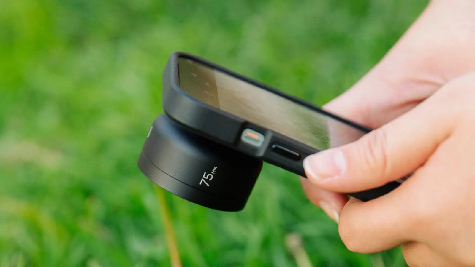 Moment Macro 75mm Mobile Lens T-Series