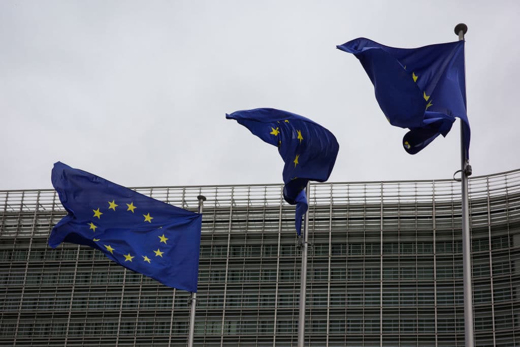 EXCLUSIVE: Commission plans indefinite approval for most pesticide substances