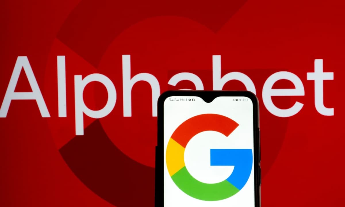 Google Parent Alphabet Becomes $3T Company Amid AI Enthusiasm