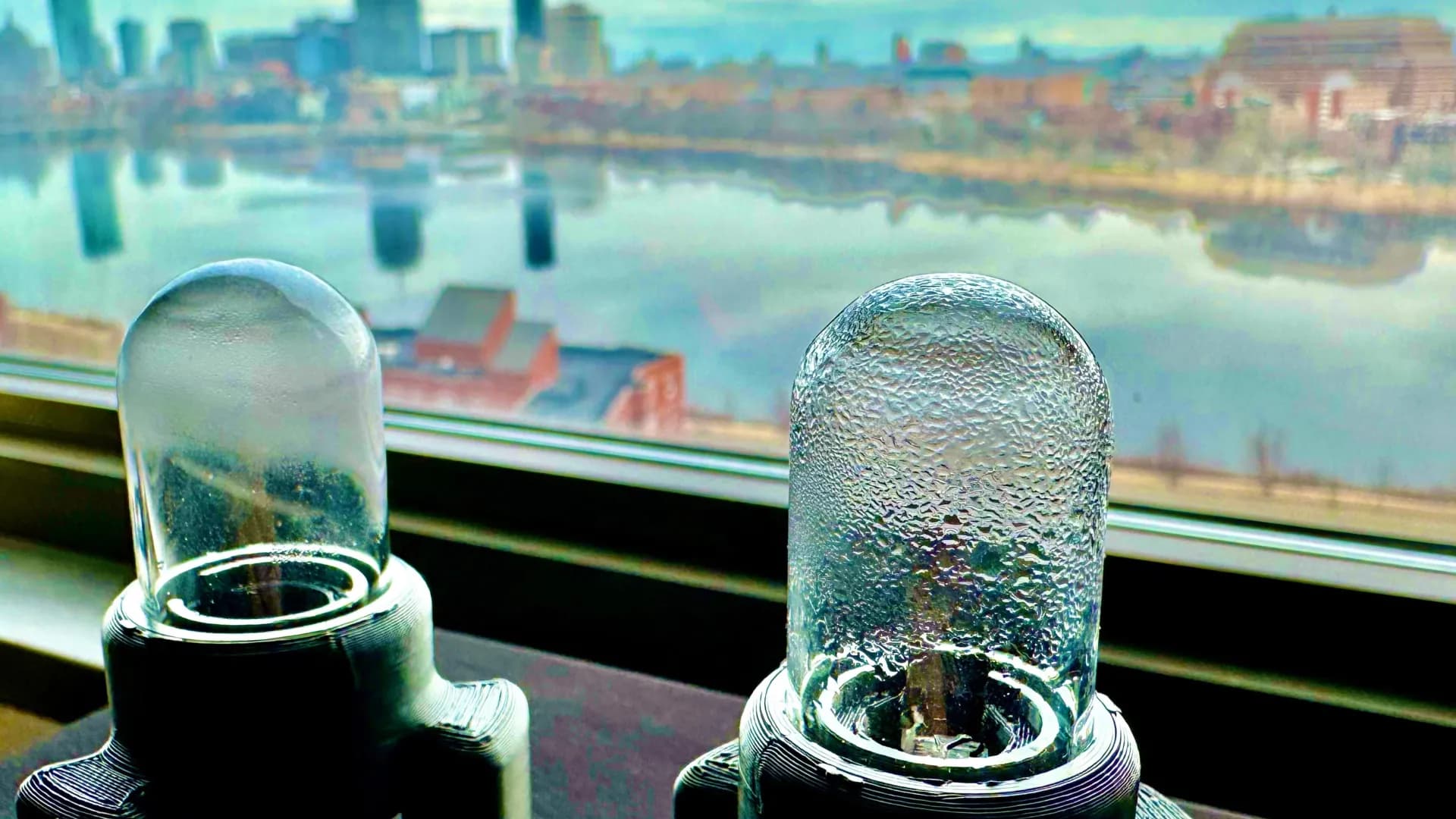 MIT ultrasonic tech pulls drinking water from air in minutes