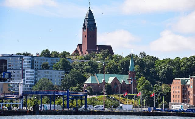 Scandinavian Airlines: Chicago – Gothenburg, Sweden. $375 (Basic Economy) / $475 (Regular Economy). Roundtrip, including all Taxes