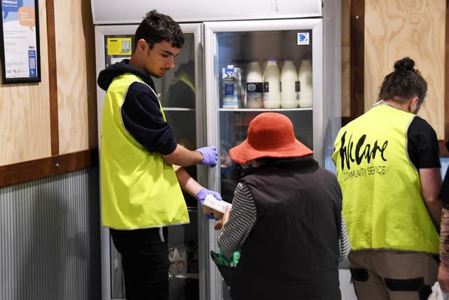 Hundreds gain Helping Hand