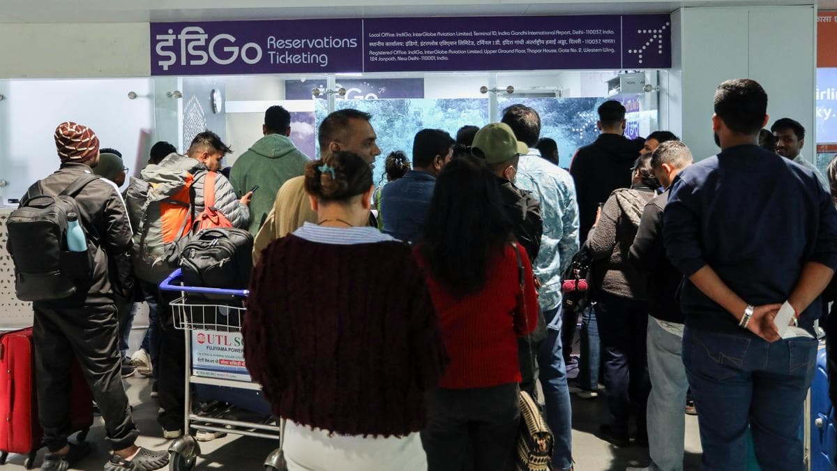 Editorial. Plane facts