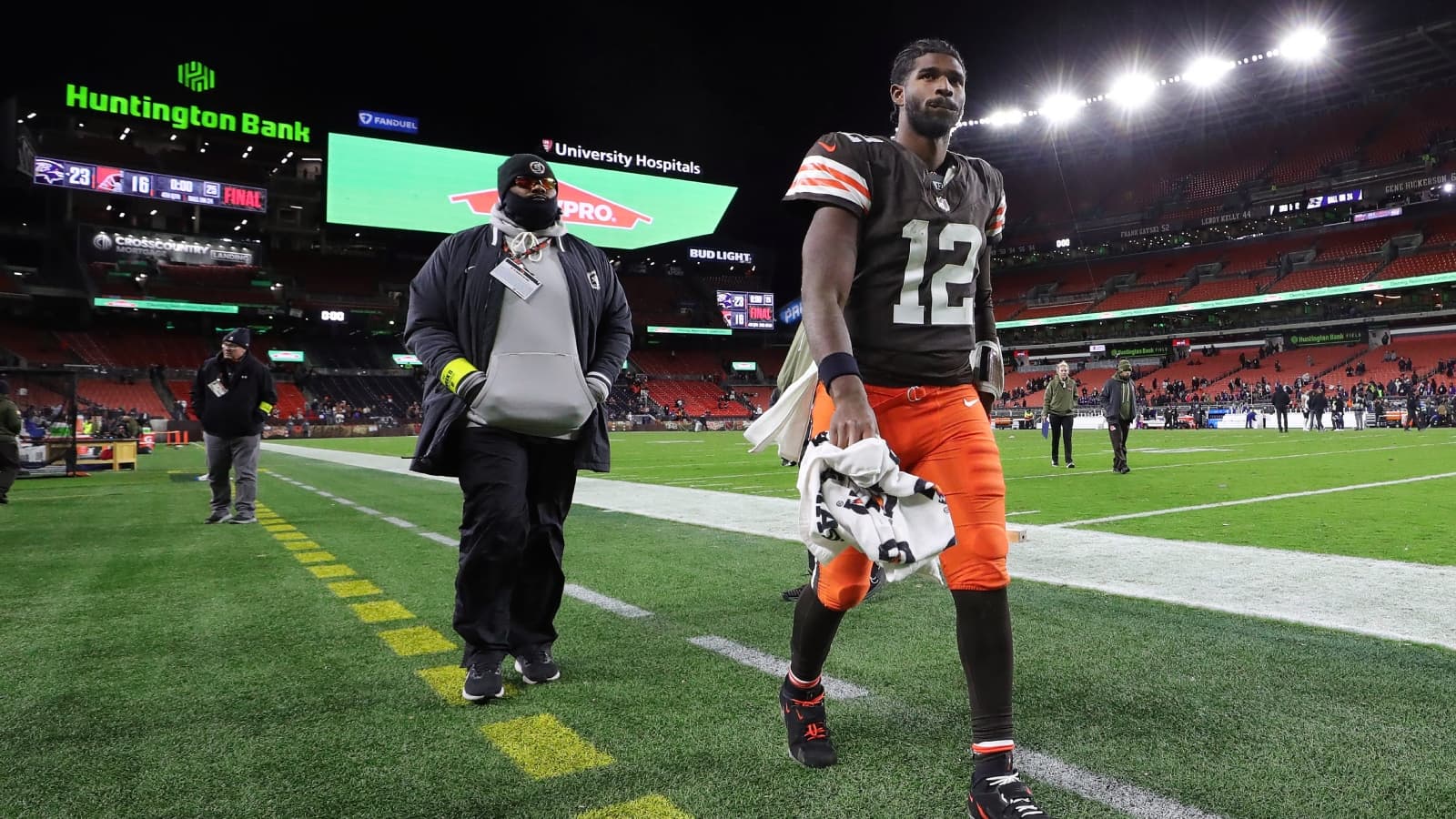 Shedeur Sanders’ Somber Sideline Reaction Sparks Discourse On Motives After Apparent Lamar Jackson Snub