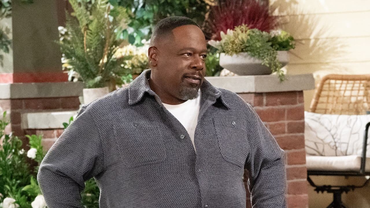 Following The Neighborhood’s Final Christmas Episode, Cedric The Entertainer Is Hyping A Major Milestone Along With Anthony Anderson (And Cake)