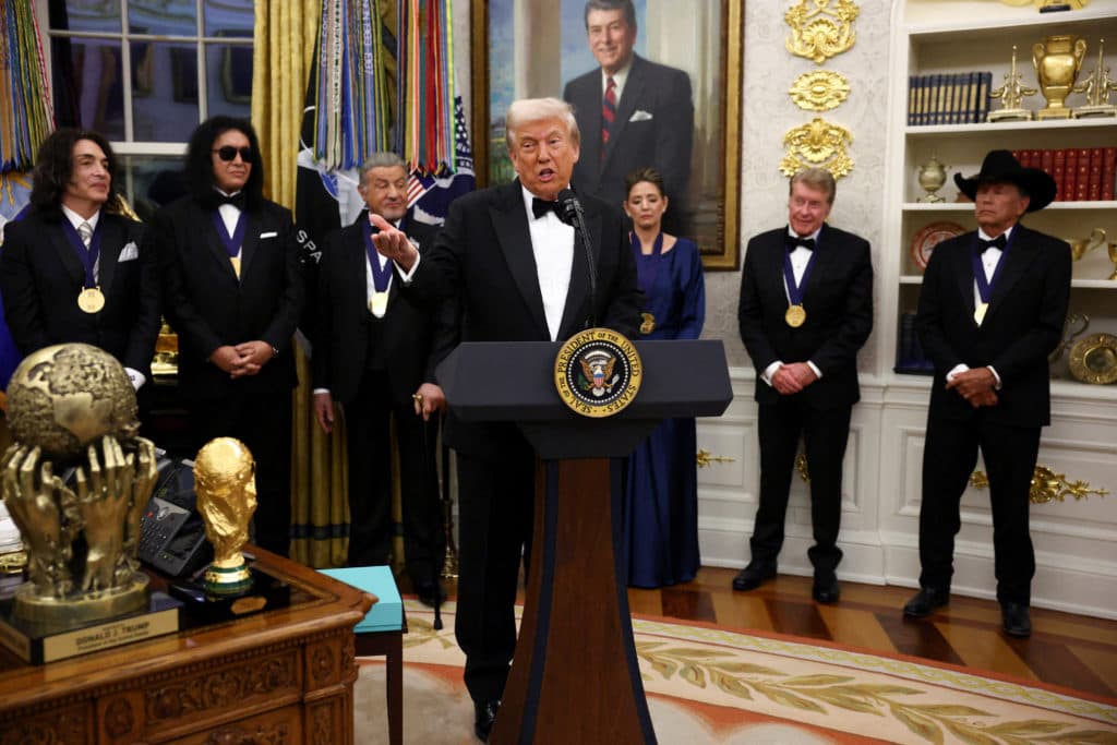 WATCH: Trump presents medals to 2025 Kennedy Center honorees at the Oval Office
