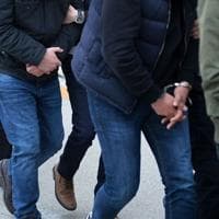 Türkiye repatriates 10 criminals captured across Europe, Russia