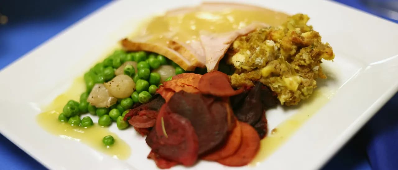 Watching This Table Full Of Thanksgiving Food Collapse Out Of Nowhere Will Absolutely Hurt Your Soul