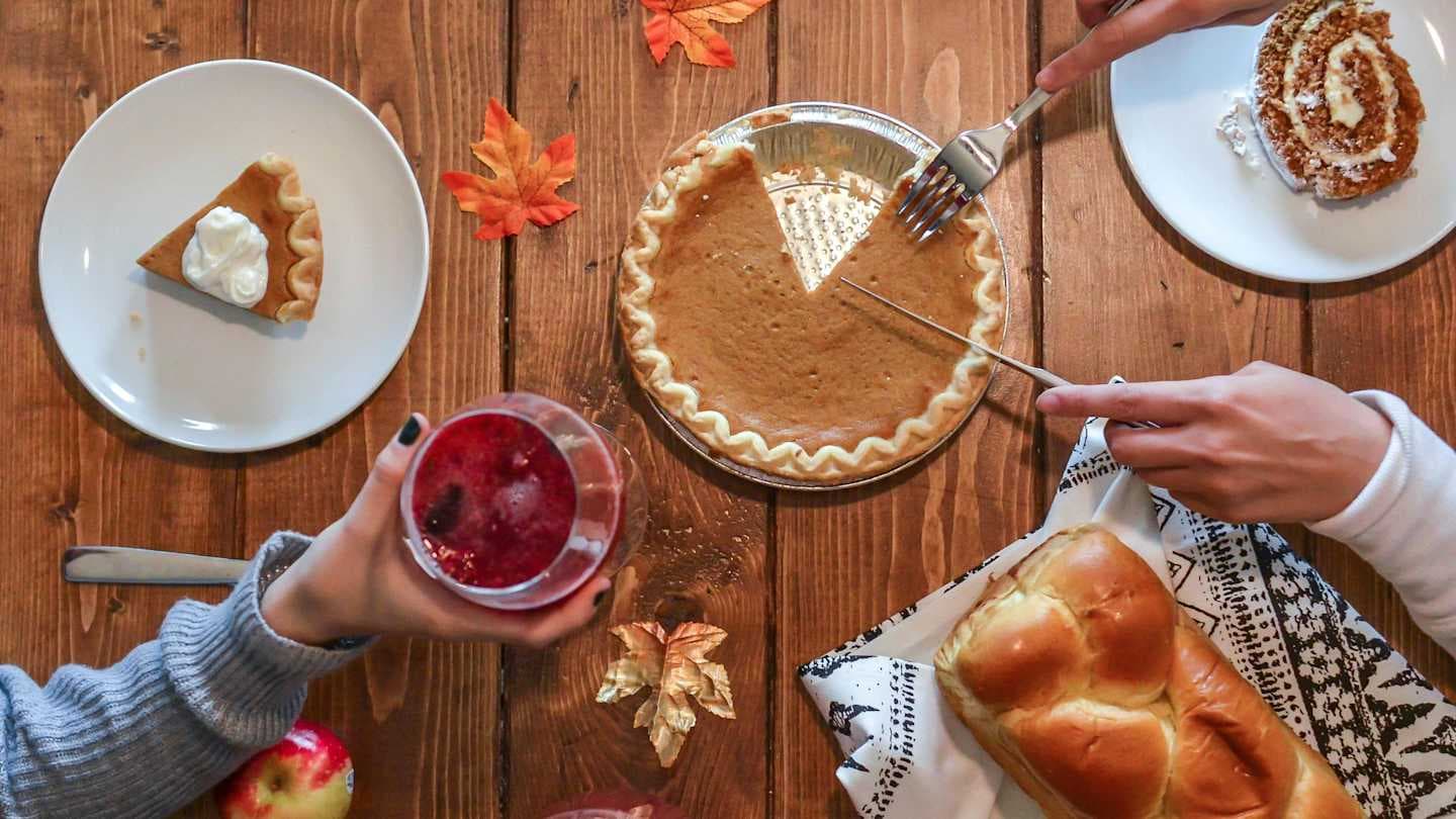 7 Hacks for Hosting Thanksgiving in a Small Space