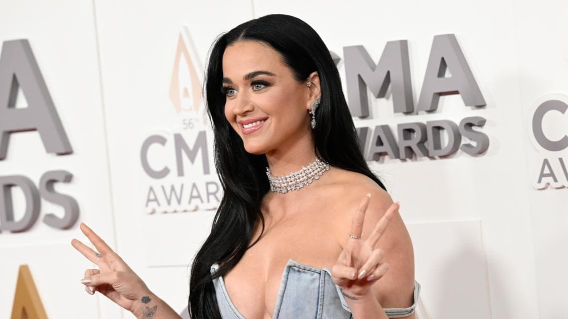 Katy Perry shares new photos, videos with Justin Trudeau in Instagram post