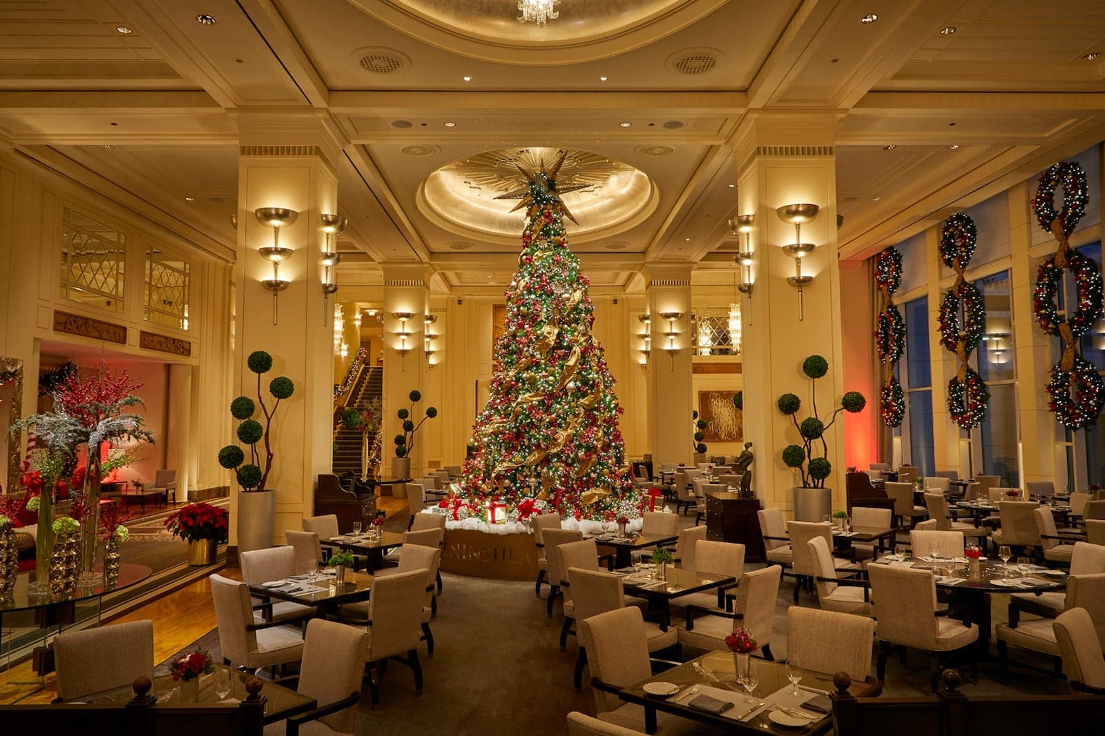 10 luxury hotels that go all-out for the holidays