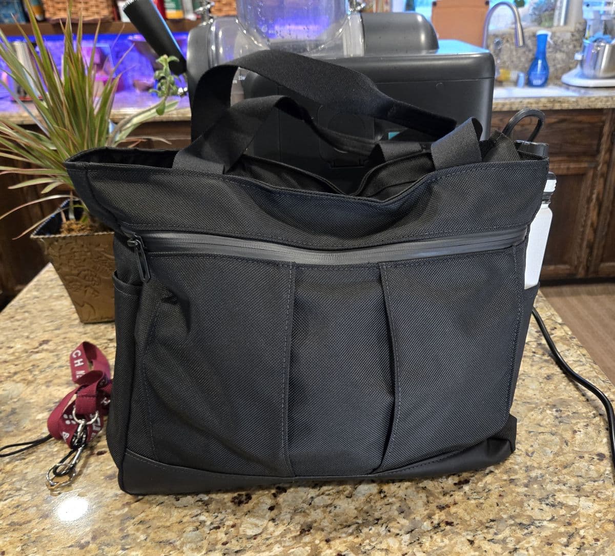 Shinjuku Tote review: Waterfield’s magnetic tote with a genius stealth pocket