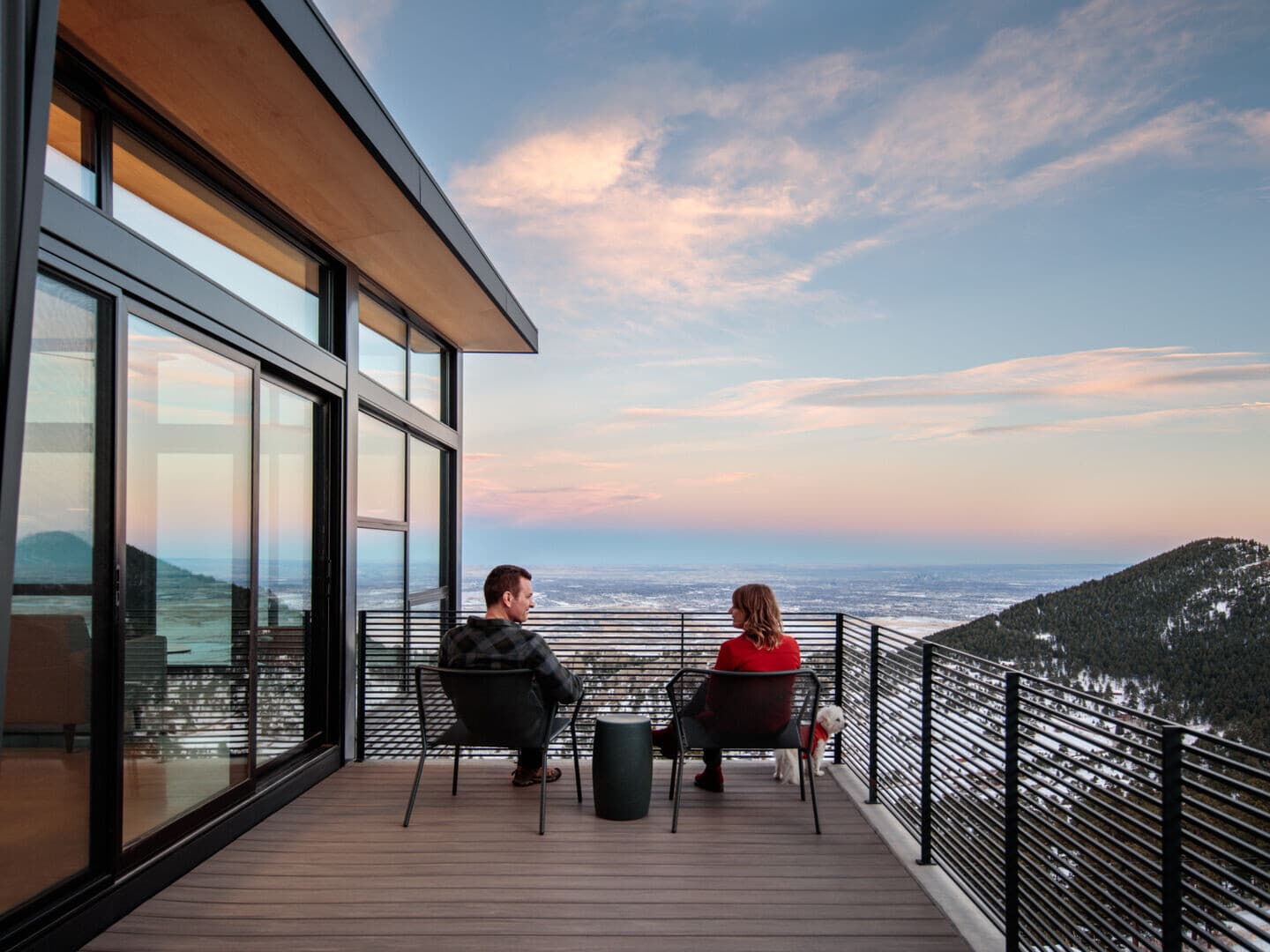 The Glass Box Living Room That Changes How You See the Mountains
