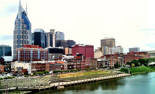 Alaska Air: Seattle – Nashville, Tennessee (and vice versa). $159 (Basic Economy) / $259 (Regular Economy). Roundtrip, including all Taxes