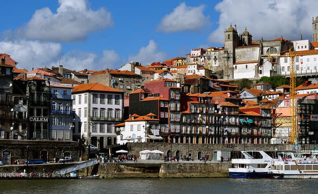 Delta: Seattle – Porto, Portugal. $464 (Basic Economy) / $664 (Regular Economy). Roundtrip, including all Taxes