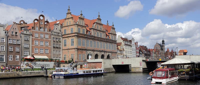 Finnair: New York – Gdansk, Poland. $357 (Basic Economy) / $557 (Regular Economy). Roundtrip, including all Taxes