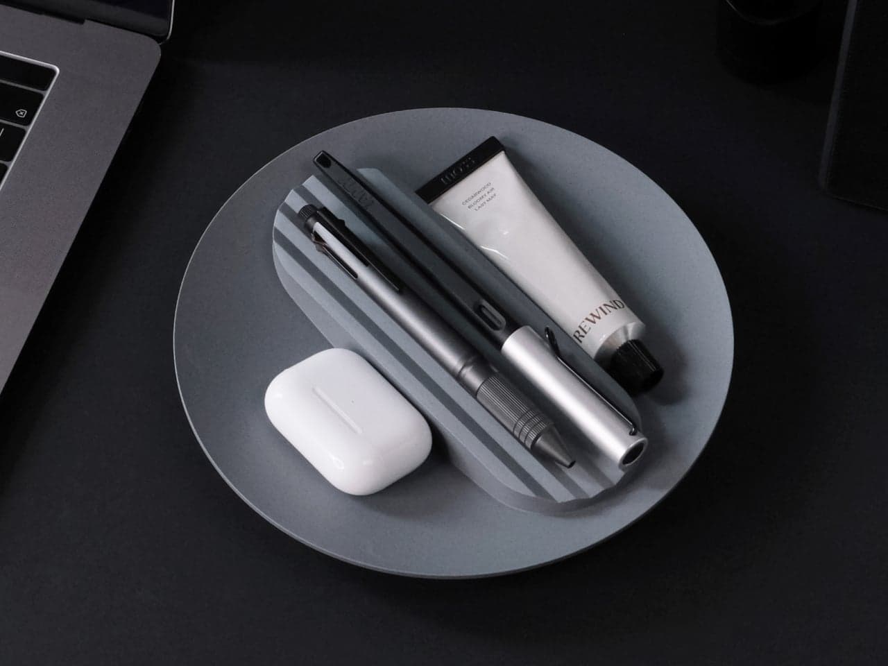 Tray210 Proves Recycled Plastic Doesn’t Have to Look Grey and Boring